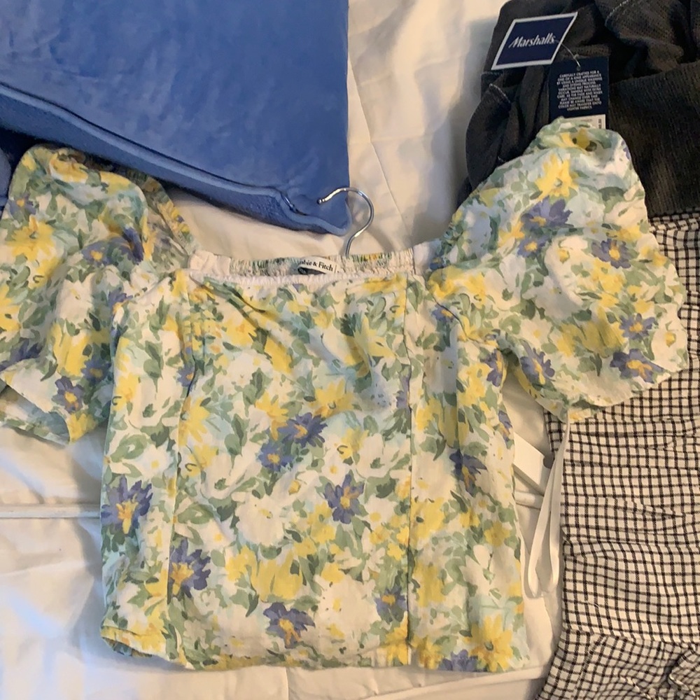 Abercrombie and Fitch puff sleeve shirt